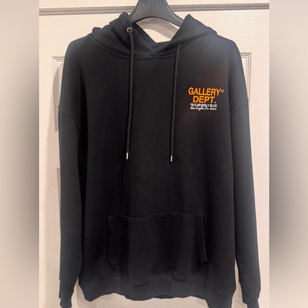 Gallery dept sweatshirt 
Good  condition